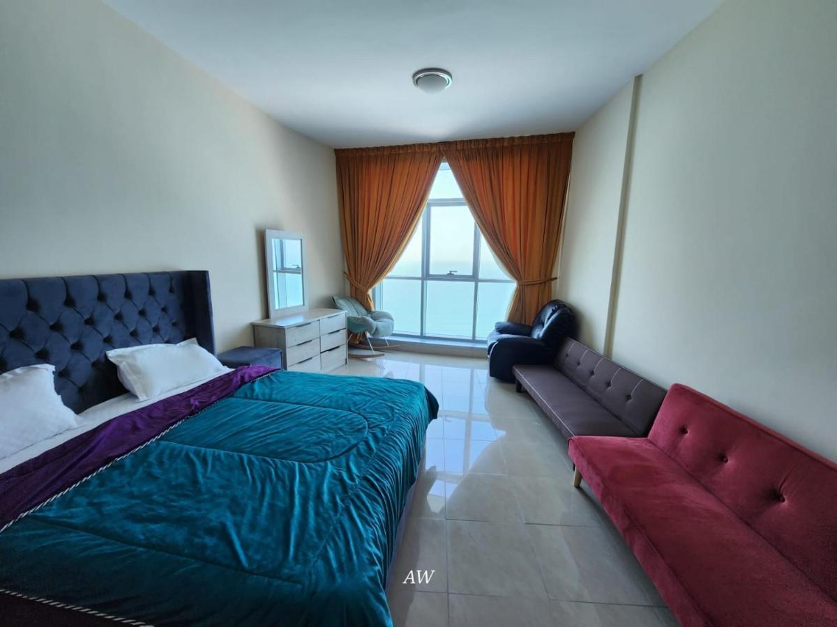 2 Bedroom Luxury Beach Apartment With Full Seaview Ajman Exteriör bild